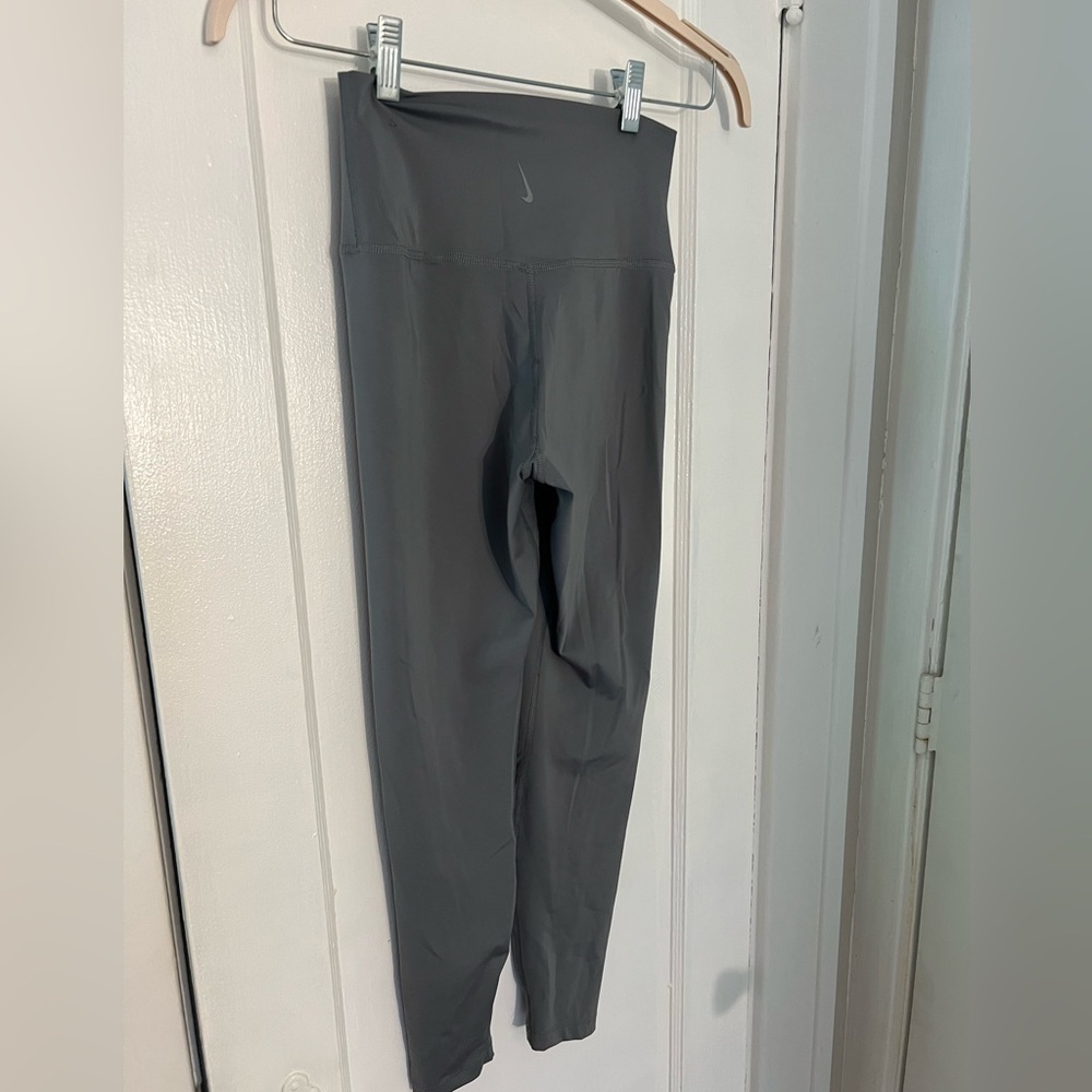 Nike Yoga Pants Grey (Small)